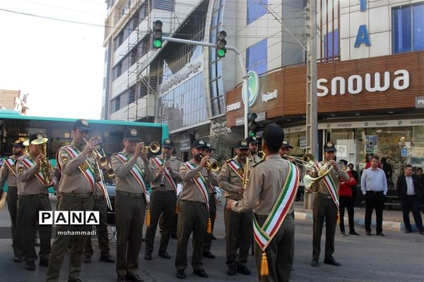 حضور فرزندان سلیمانی در راهپیمایی 13 آبان