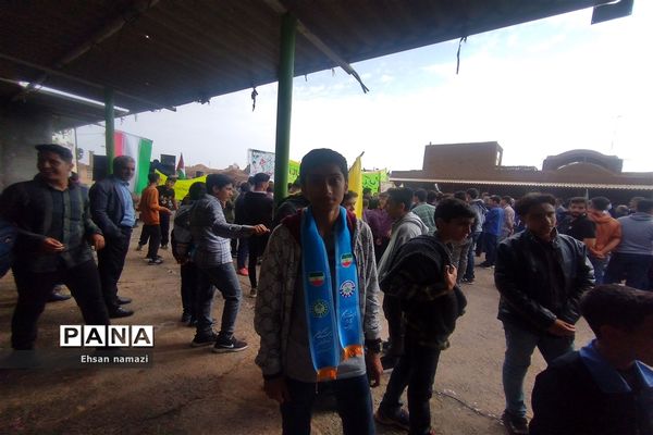 راهپیمایی یوم الله ۱۳ آبان در زواره