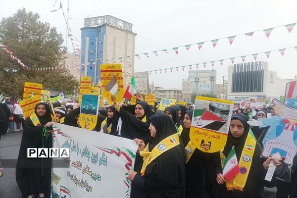 راهپیمایی یوم الله 13 آبان در استان البرز