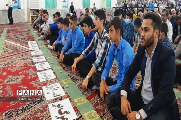 اقامه نماز جمعه در نور