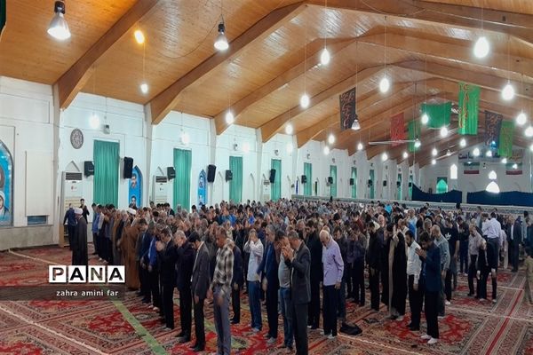 اقامه نماز جمعه در نور