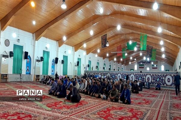 اقامه نماز جمعه در نور