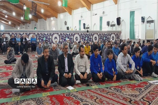 اقامه نماز جمعه در نور