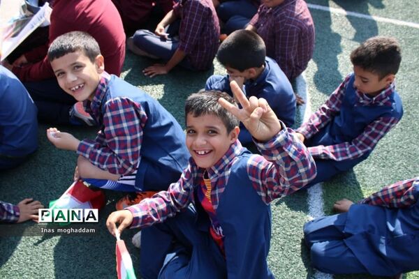 راهپیمایی ۱۳ آبان در گله‌دار فارس