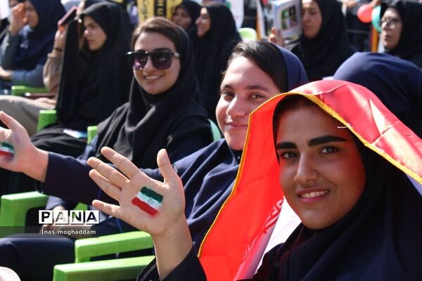 راهپیمایی ۱۳ آبان در گله‌دار فارس