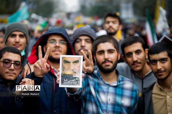 راهپیمایی ۱۳ آبان در تهران