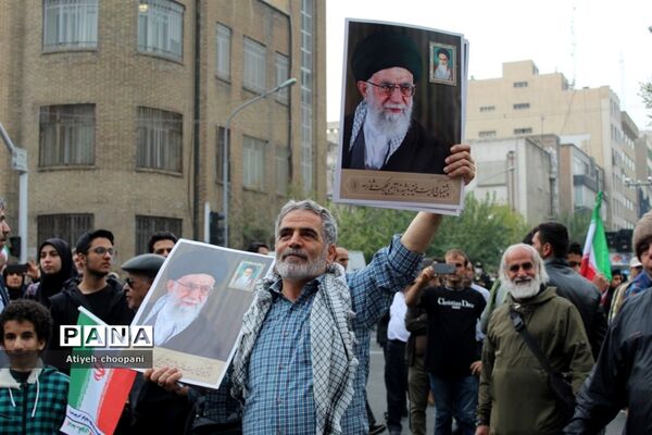 مراسم راهپیمایی ۱۳ آبان