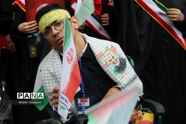 مراسم راهپیمایی ۱۳ آبان