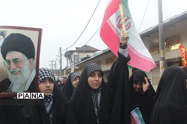 راهپیمایی یوم الله ۱۳ آبان در محمودآباد