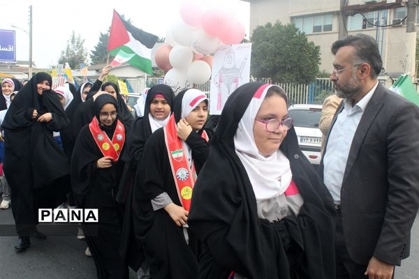 راهپیمایی یوم الله ۱۳ آبان در محمودآباد