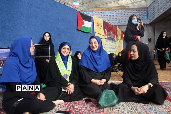 راهپیمایی یوم الله ۱۳ آبان در محمودآباد