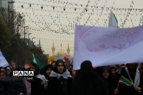 حضور پرشور دانش‌آموزان در راهپیمایی 13 آبان