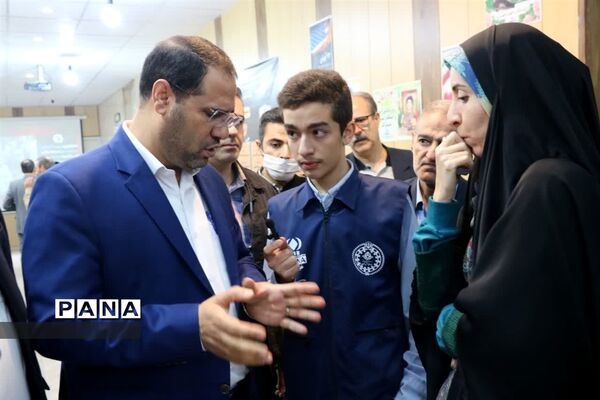 آیین نواختن زنگ استکبارستیزی