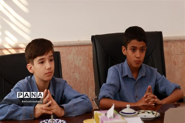 دیدار اعضای شوراهای دانش‌آموزی آموزشگاه دانش صدرا با مدیر آموزش و پرورش میبد