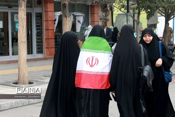 حضور گسترده مشهدی‌ها در راهپیمایی ۱۳ آبان