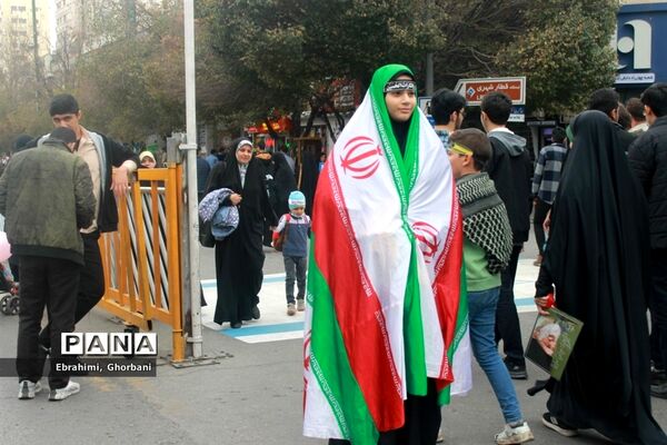 حضور گسترده مشهدی‌ها در راهپیمایی ۱۳ آبان