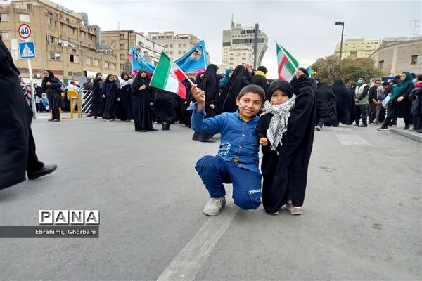 حضور گسترده مشهدی‌ها در راهپیمایی ۱۳ آبان