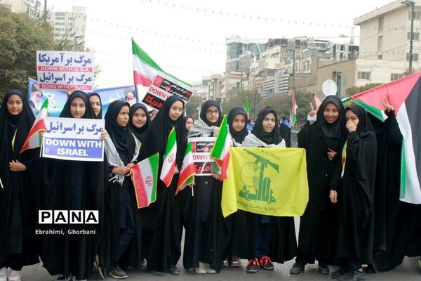 حضور گسترده مشهدی‌ها در راهپیمایی ۱۳ آبان