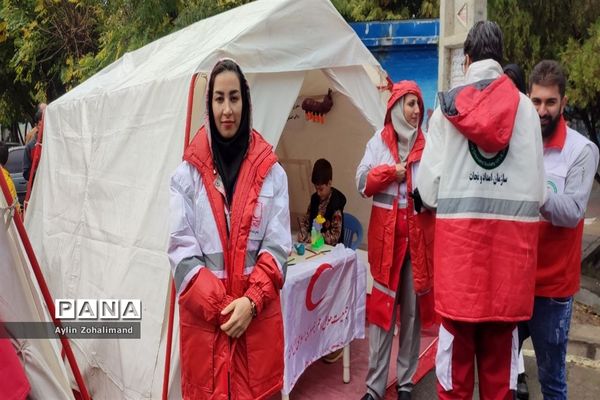 راهپیمایی ۱۳ آبان در شهرستان رباط کریم و شهر جدید پرند