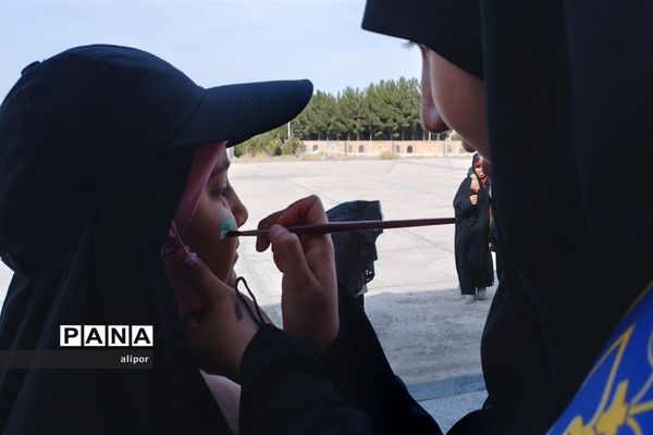 حضور پر شور دانش آموزان دختر خراسان جنوبی  در راهپیمایی 13 آبان