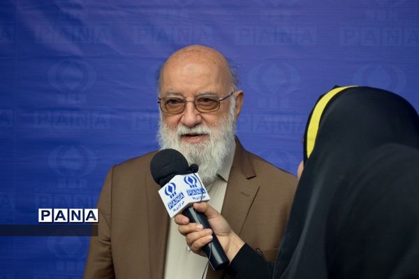 راهپیمایی ۱۳ آبان در حمایت از مردم غزه در هوای بارانی