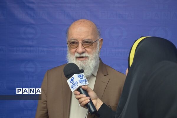 راهپیمایی ۱۳ آبان در حمایت از مردم غزه در هوای بارانی