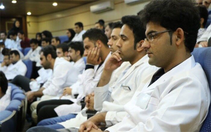 بررسی طرح تمدید معافیت تحصیلی دانشجویان پزشکی خارج از کشور در مجلس
