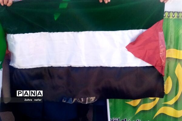 حضور گسترده دانش‌آموزان شهر بهمن در راهپیمایی ۱۳ آبان