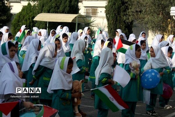 نواختن زنگ استکبارستیزی و پویش فریاد عروسک‌ها در گلوگاه