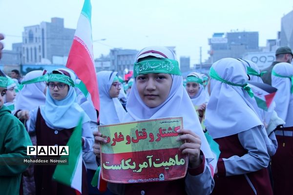 حضور باشکوه مردم شهرستان اسلامشهر در راهپیمایی یوم‌الله سیزدهم آبان