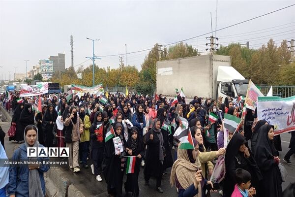حضور دانش‌آموزان صفادشت در راهپیمایی روز دانش آموز