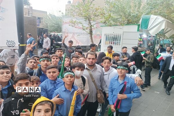 حضور دانش‌آموزان منطقه ۱۶ در مراسم ۱۳ آبان روز دانش‌آموز