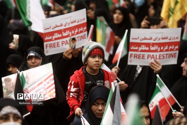 راهپیمایی ۱۳ آبان در تهران