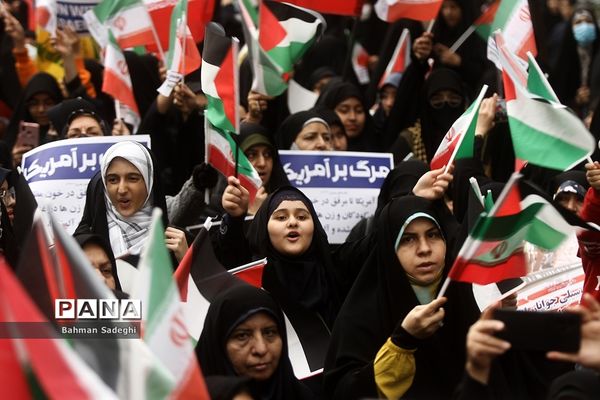 راهپیمایی ۱۳ آبان در تهران