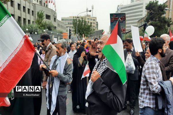 راهپیمایی روز دانش‌آموز و حمایت از مردم مظلوم فلسطین