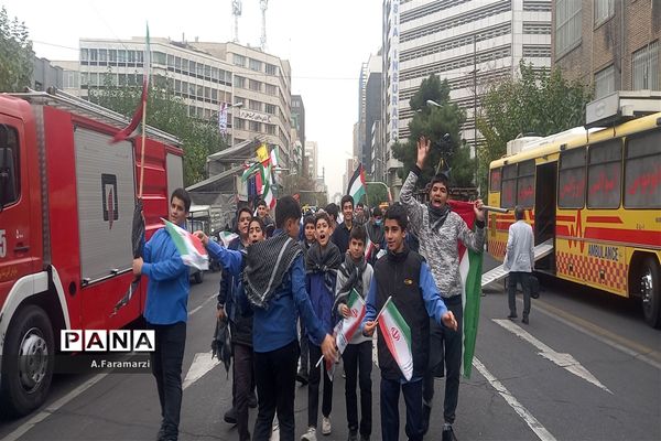 راهپیمایی روز دانش‌آموز و حمایت از مردم مظلوم فلسطین