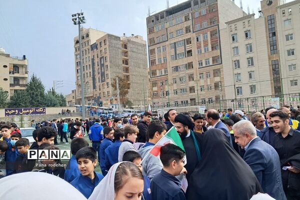 راهپیمایی ۱۳ آبان و روز دانش‌آموز در رودهن