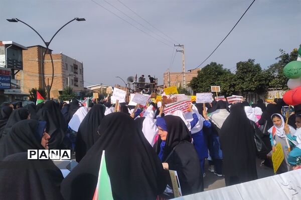 راهپیمایی روز دانش‌آموز در شهرستان میاندورود