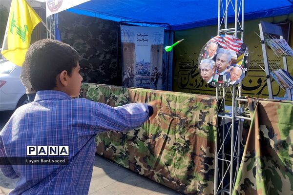 تجمع  پرشوردانش‌آموزان شیرازی در مبارزه با  استکبار
