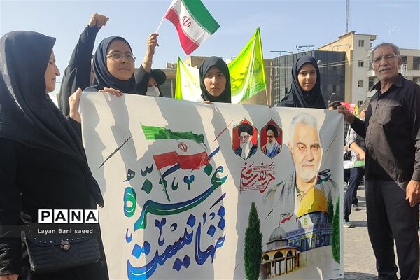تجمع  پرشوردانش‌آموزان شیرازی در مبارزه با  استکبار