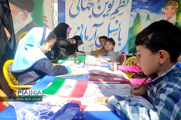 تجمع  پرشوردانش‌آموزان شیرازی در مبارزه با  استکبار