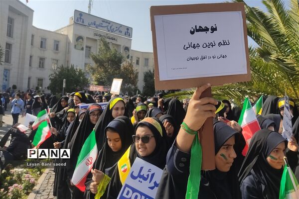 تجمع  پرشوردانش‌آموزان شیرازی در مبارزه با  استکبار