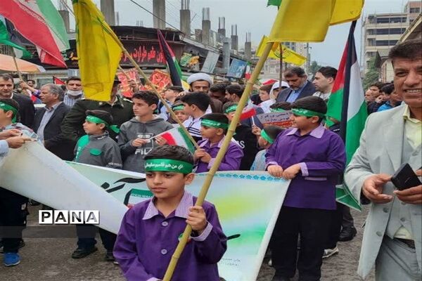 حضور پرشور دانش‌آموزان سلمانشهر در راهپیمایی ۱۳ آبان