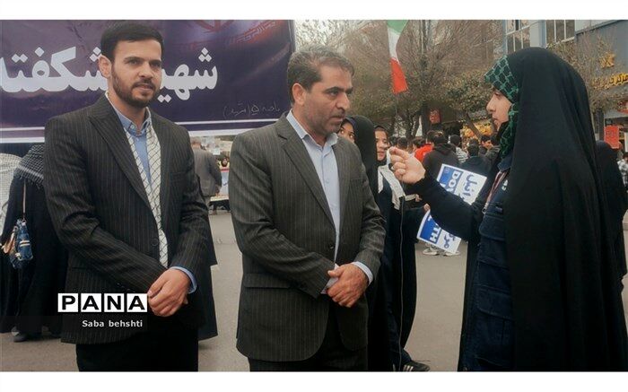 هدف ما در راهپیمایی هرساله سیزده آبان زنده نگه داشتن یاد شهدای دانش آموزی است