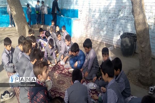 مراسم 13آبان در مدرسه شهید ندافی