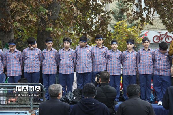 راهپیمایی ۱۳ آبان در قزوین