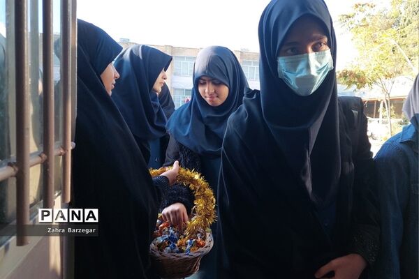 زنگ استکبار ستیزی دبیرستان دخترانه شاهد فیض