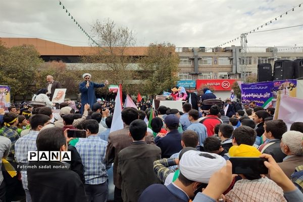 راهپیمایی یوم الله ۱۳ آبان از میدان بسیج تا حرم مطهر رضوی