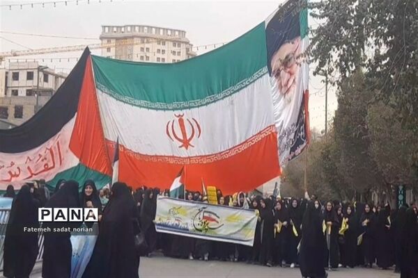 راهپیمایی یوم الله ۱۳ آبان از میدان بسیج تا حرم مطهر رضوی
