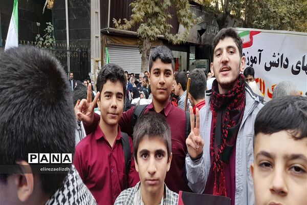 مراسم راهپیمایی یوم الله 13 آبان ماه شهرستان البرز استان قزوین